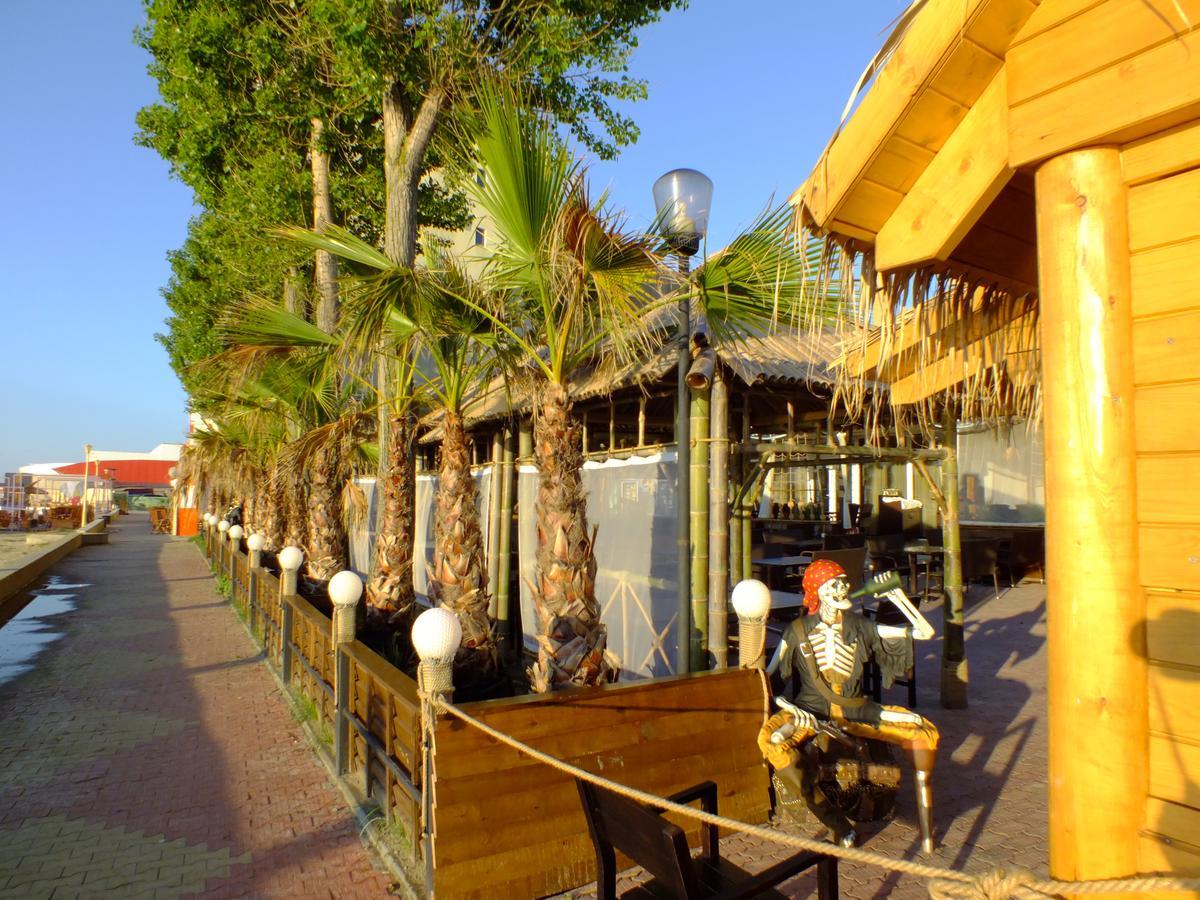 Pirates Resort Mamaia Exterior foto
